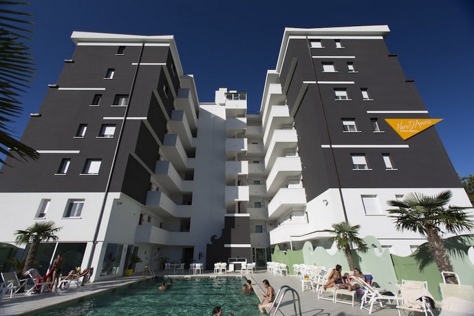 Nero D'Avorio Aparthotel