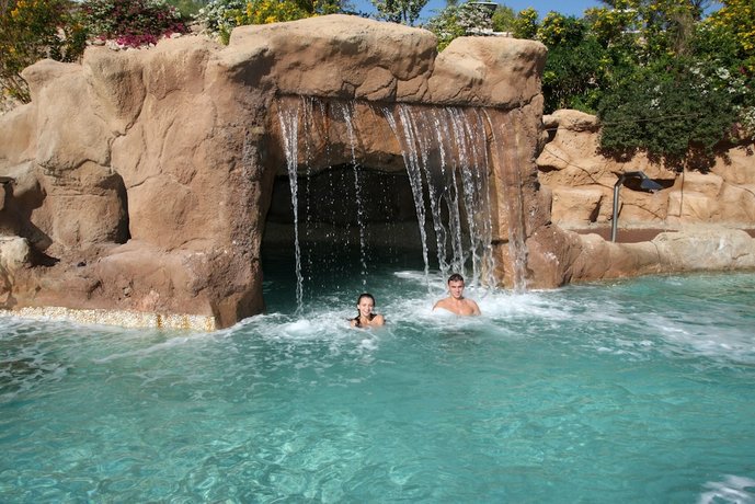 Domina Aquamarine Hotel & Resort