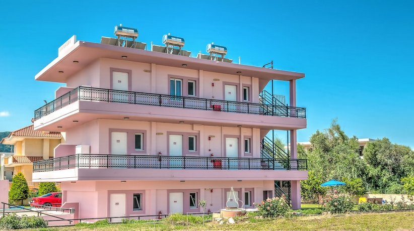 Johnhara Studios & Apartments