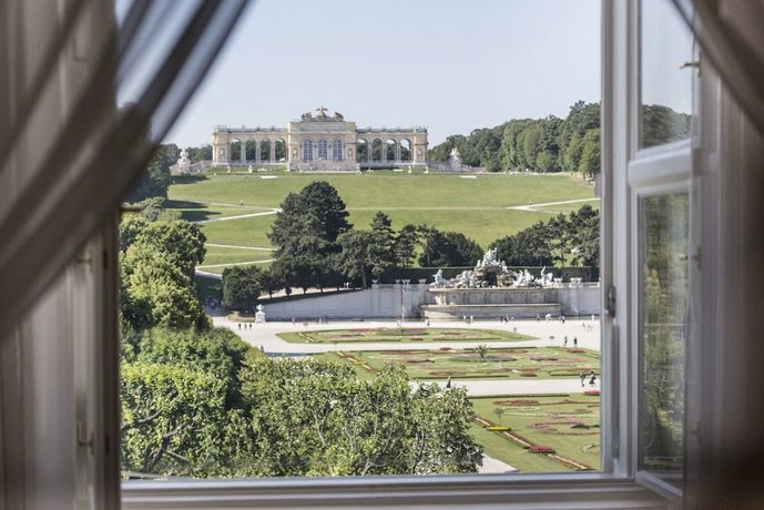 Schloss Schonbrunn Grand Suite