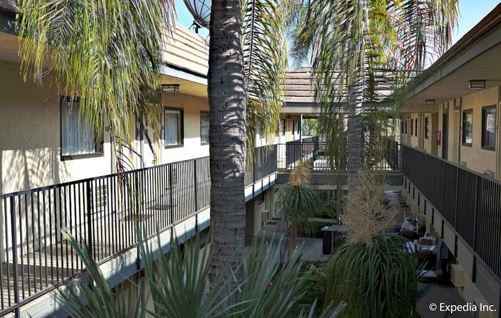 Key Inn & Suites