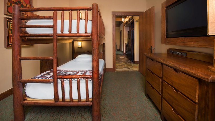 Disney's Saratoga Springs Resort & Spa