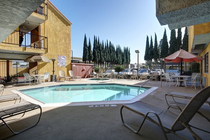Stanton Inn & Suites