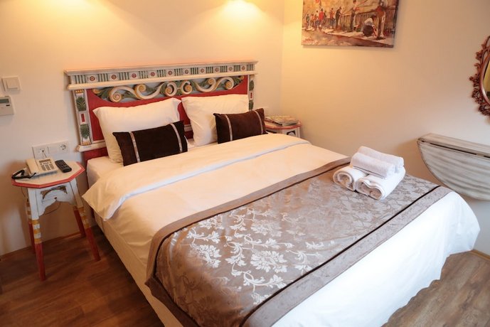 Oriella Hotel