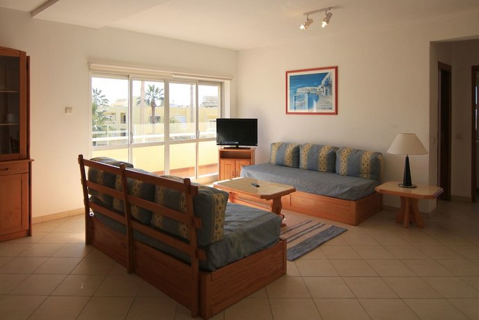 Parque Mourabel Oasis Village & Pe do Lago
