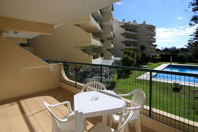 Parque Mourabel Oasis Village & Pe do Lago