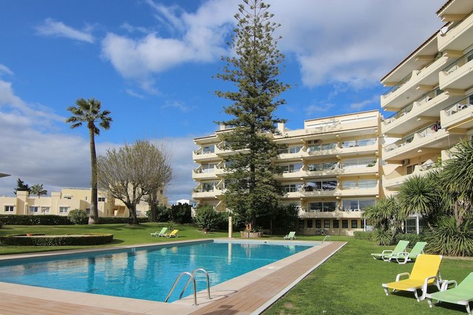 Parque Mourabel Oasis Village & Pe do Lago