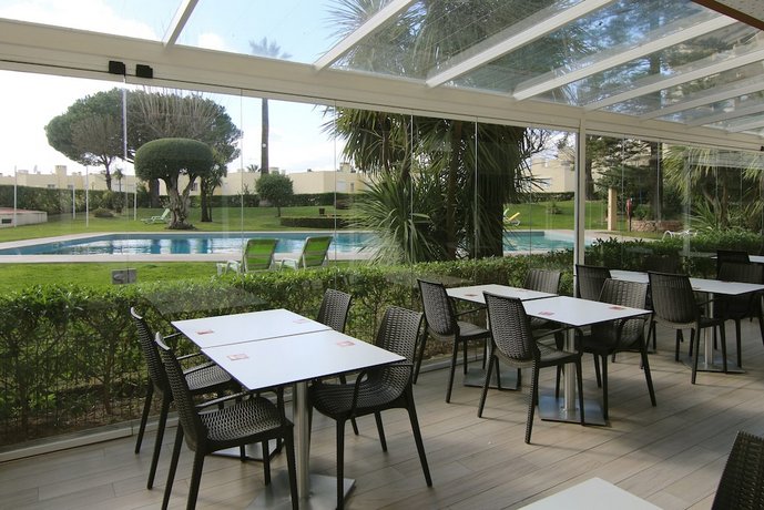 Parque Mourabel Oasis Village & Pe do Lago