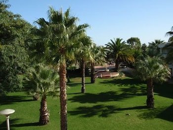 Parque Mourabel Oasis Village & Pe do Lago