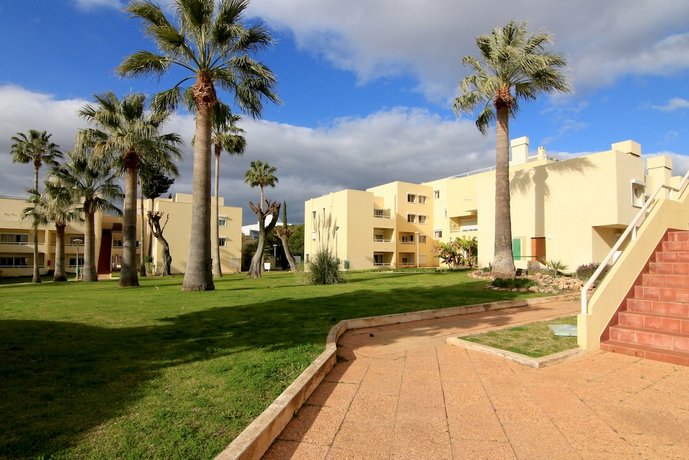 Parque Mourabel Oasis Village & Pe do Lago