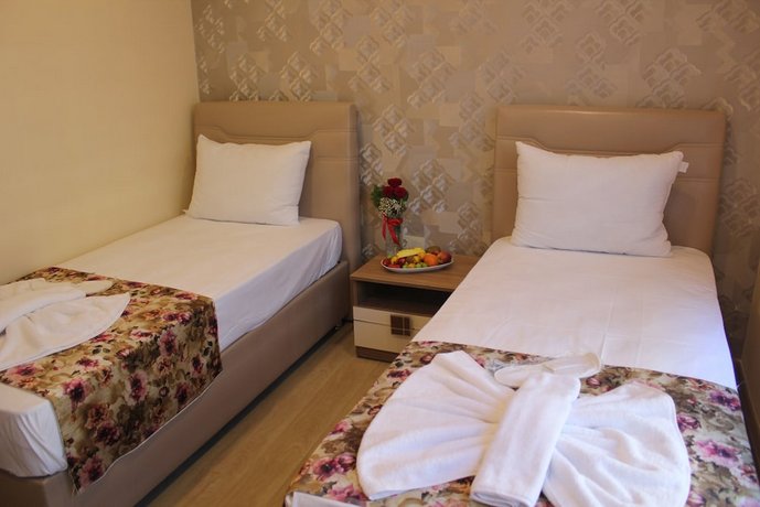 Gorur Hotel