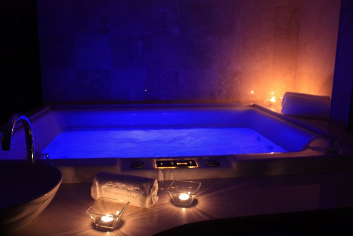AXSUR Design Hotel