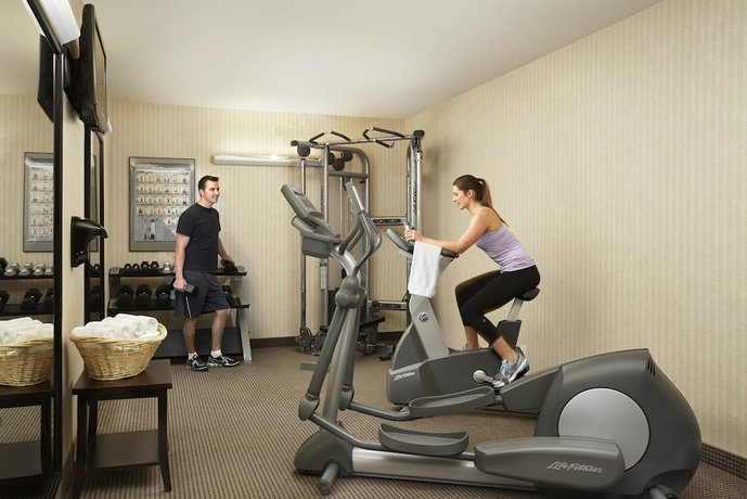 Acclaim Hotel Calgary Airport