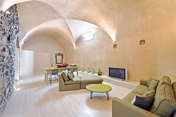 Pyrgos Old Winery Villa