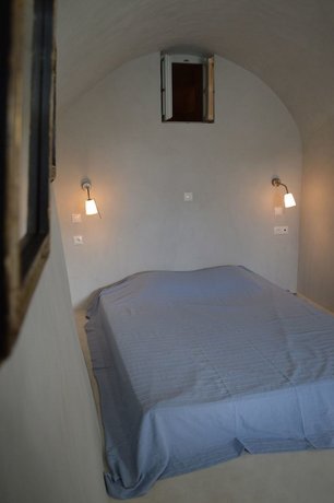 Pyrgos Old Winery Villa