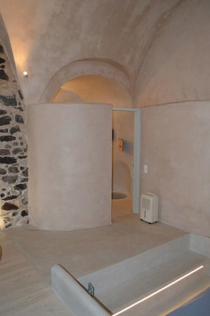 Pyrgos Old Winery Villa