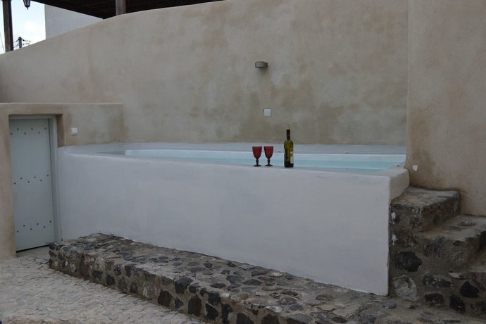 Pyrgos Old Winery Villa