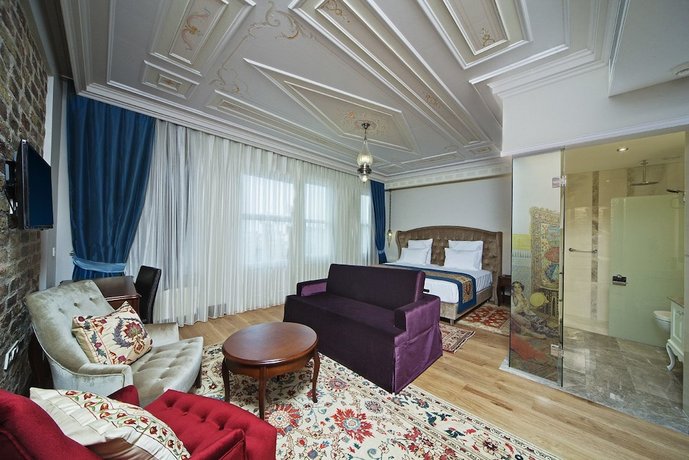Azade Premier Hotel