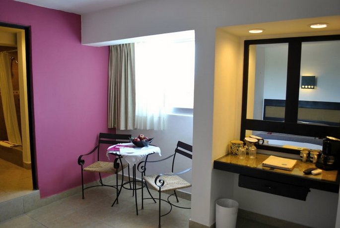 Hotel B Cozumel-Boutique by the Sea