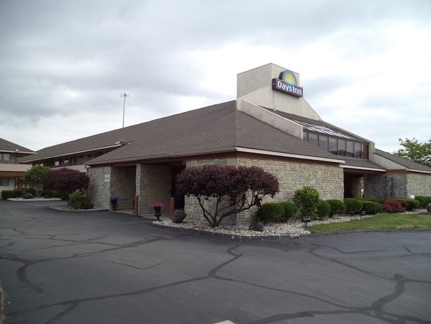 Days Inn by Wyndham Maumee Toledo