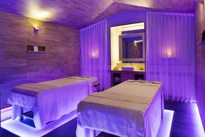 Fusion Suites Saigon