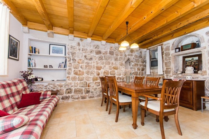 Foteza Apartments