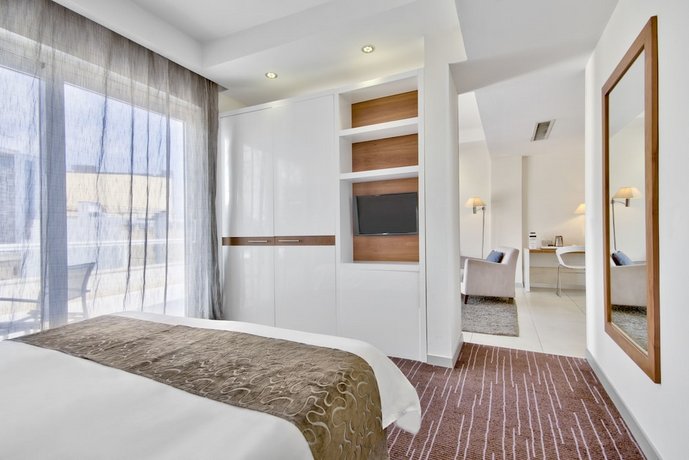 The George Urban Boutique Hotel