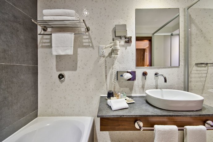 The George Urban Boutique Hotel