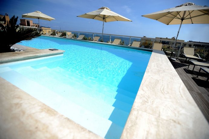 The George Urban Boutique Hotel