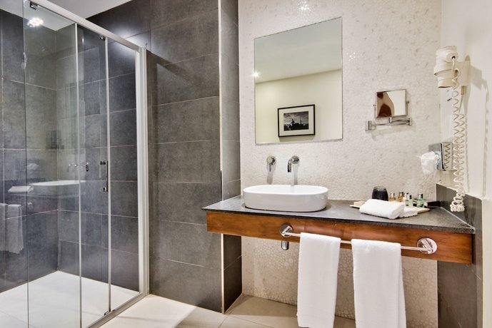 The George Urban Boutique Hotel