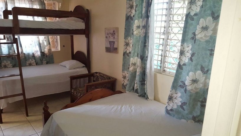 Almond Tree Villa & Apartments