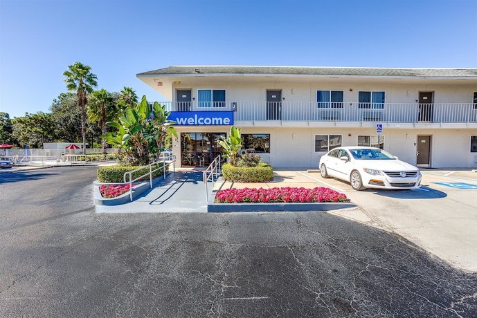 Studio 6 Orlando - Kissimmee