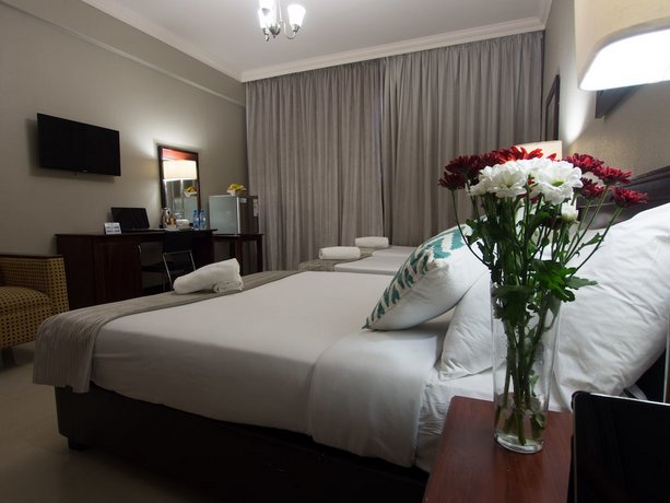 Albany Hotel