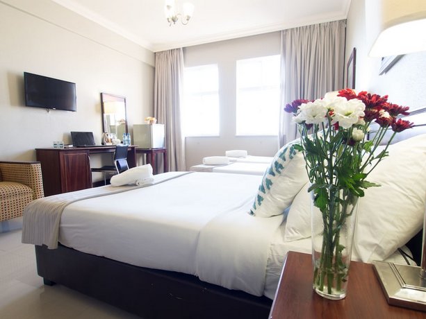 Albany Hotel