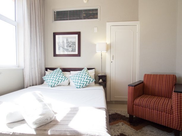 Albany Hotel