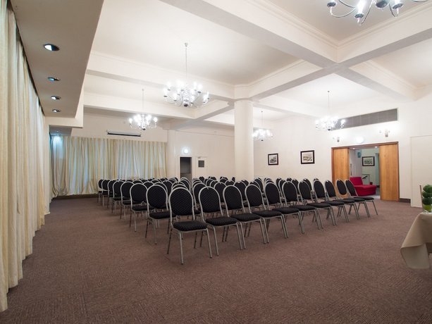 Albany Hotel