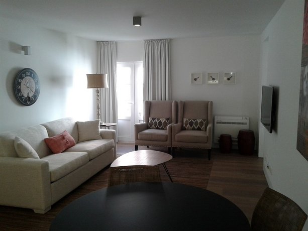 Alma Moura Residences