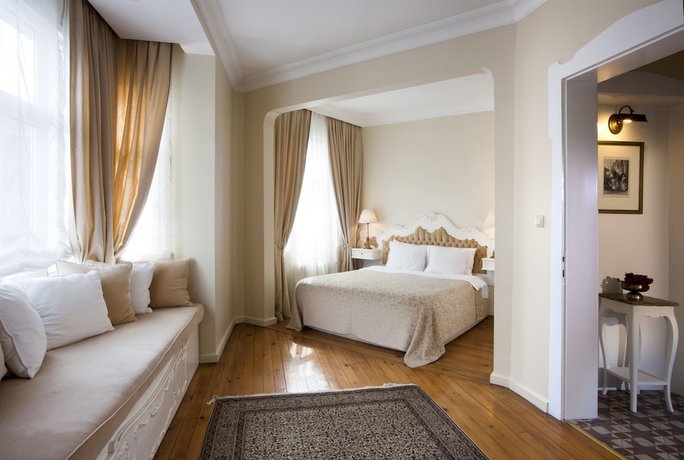 Hotel Sari Konak