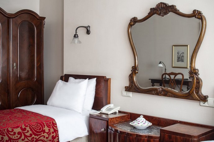 Hotel Sari Konak