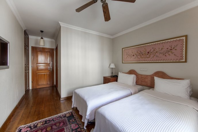 Hotel Sari Konak