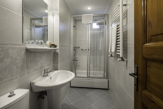Hotel Sari Konak