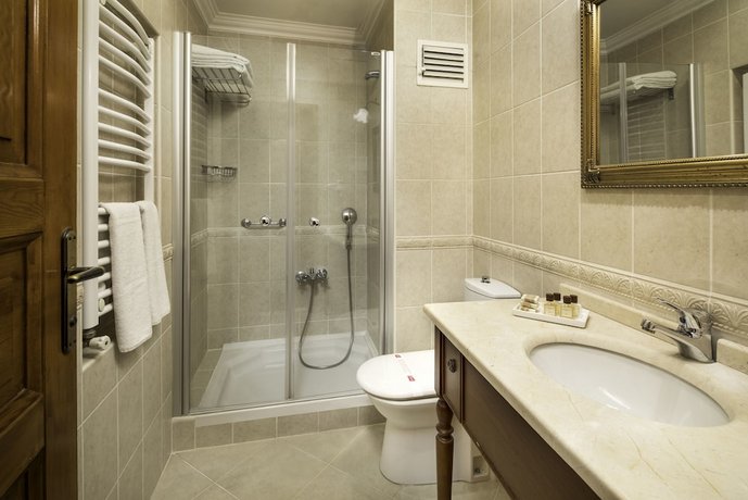 Hotel Sari Konak
