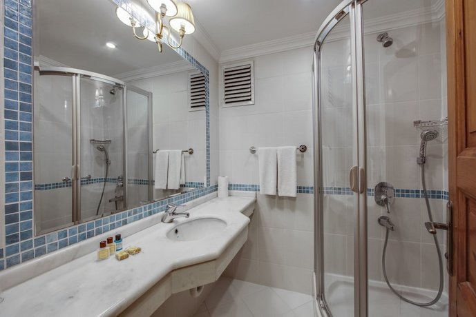 Hotel Sari Konak