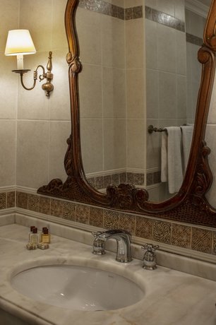 Hotel Sari Konak