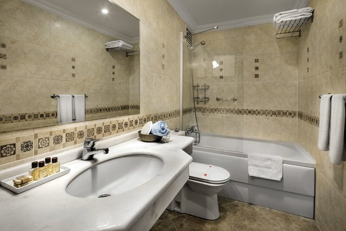 Hotel Sari Konak