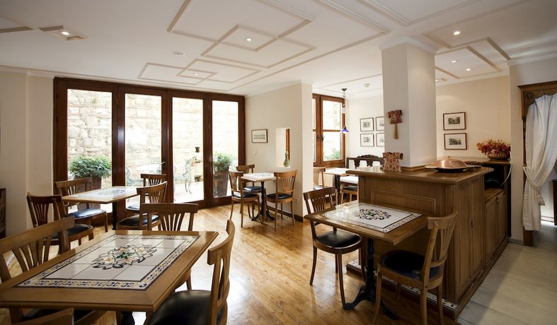 Hotel Sari Konak