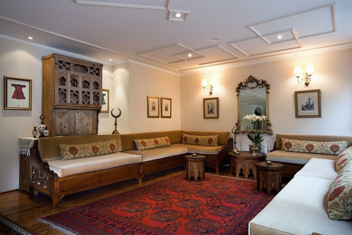 Hotel Sari Konak