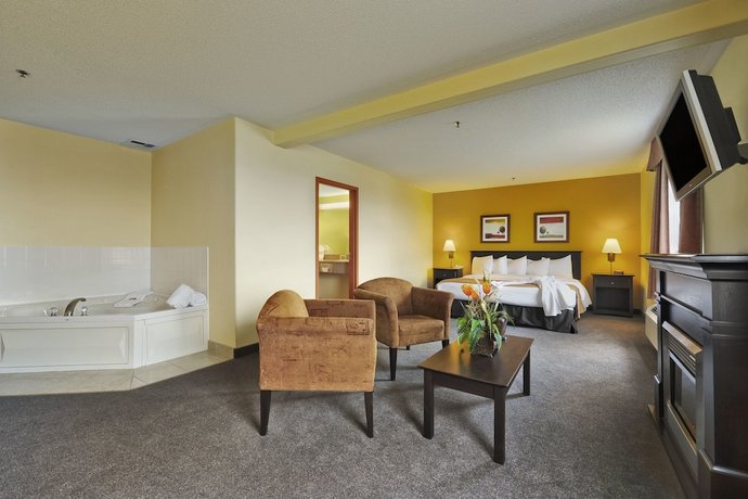 Super 8 by Wyndham Barrie Hotel