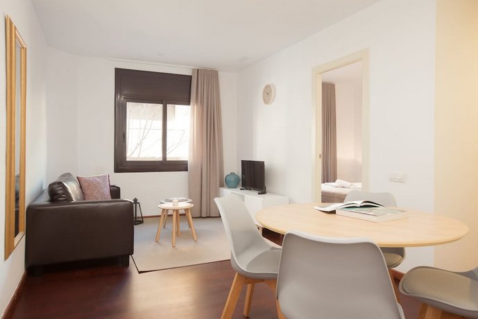 Click&Flat Europa Fira Apartments