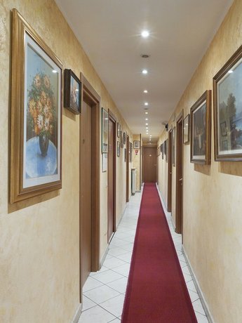 Hotel Arco Romana